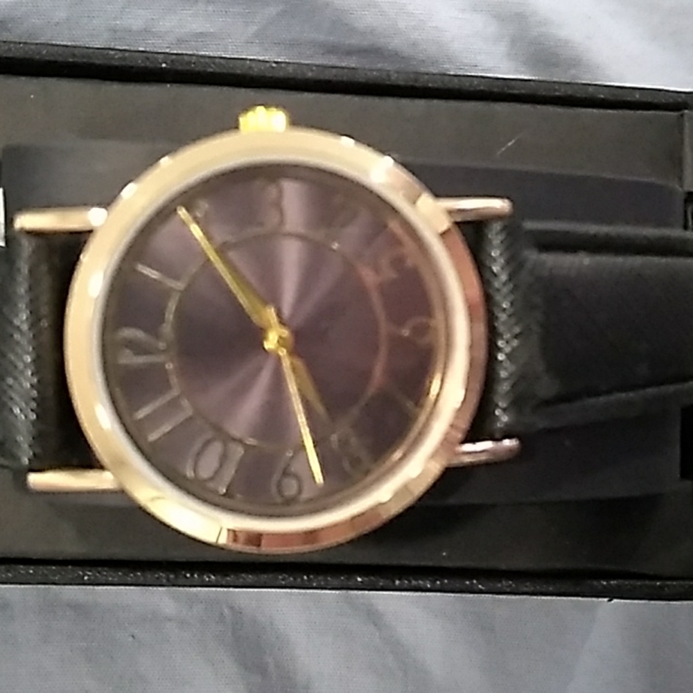 Watch - Picture 2 of 4